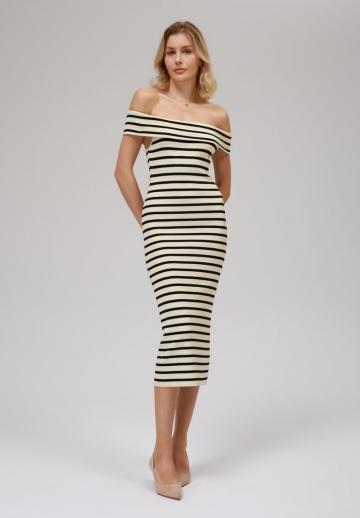 Платье без бретелек