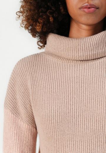 Вязаное платье