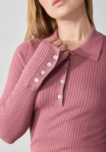 Пуловер с воротником поло