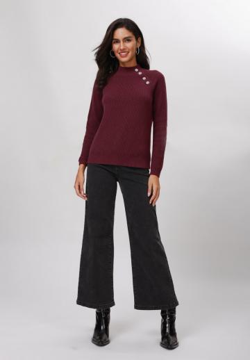 Пуловер в полоску