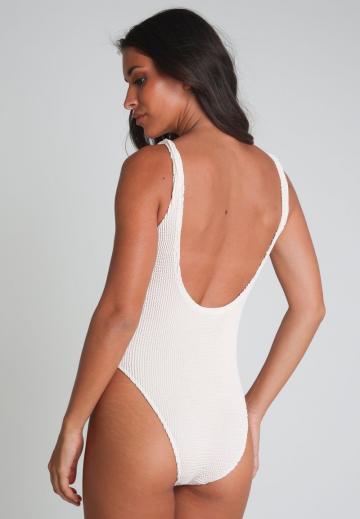 Слитный купальник