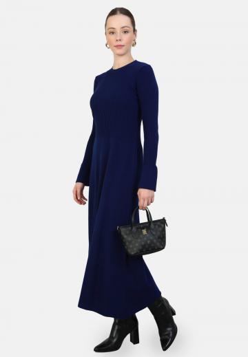 Вязаное платье