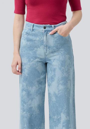 Клешеные джинсы