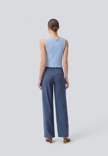 Блузка без рукавов