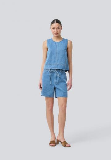 Джинсовая жилетка