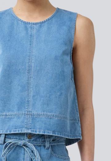 Джинсовая жилетка