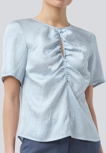 Атласная блузка