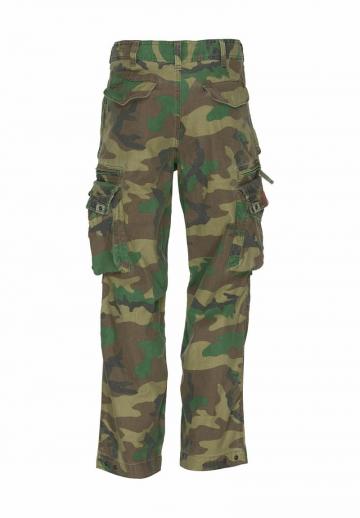 Брюки с накладными карманами