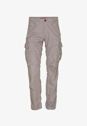 Брюки с накладными карманами