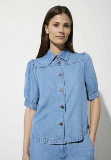Джинсовая блузка
