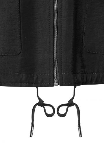 Куртка с накладнымит карманами