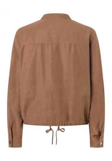 Куртка с накладнымит карманами