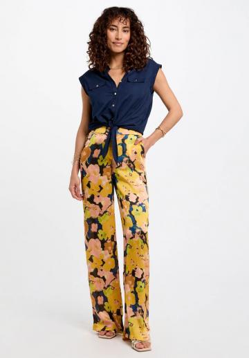 Блузка без рукавов