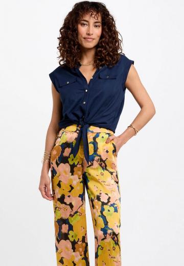 Блузка без рукавов