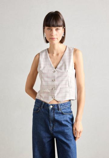 Короткая куртка