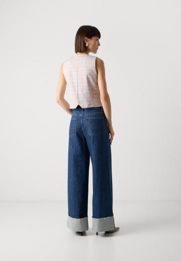 Короткая куртка