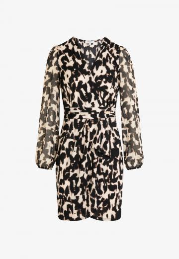 Короткое платье