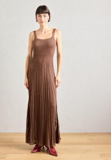 Вязаное платье