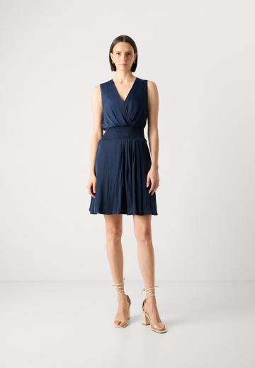 Короткое платье