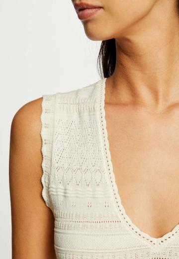 Вязаное платье