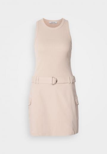 Платье футляр