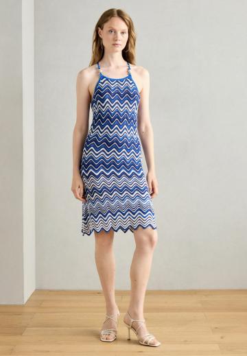 Вязаное платье