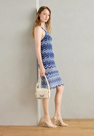 Вязаное платье