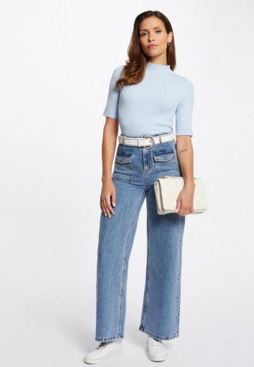 Прямые джинсы