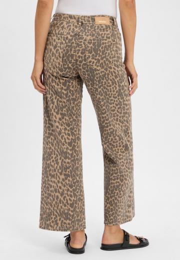 Клешеные джинсы