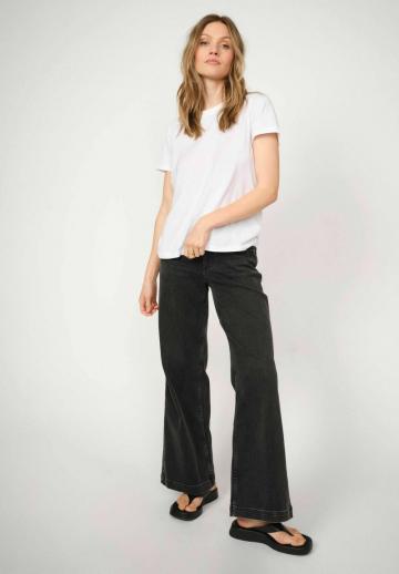 Клешеные джинсы