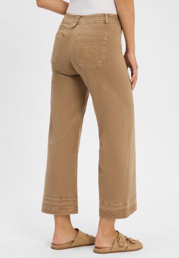 Короткие джинсы