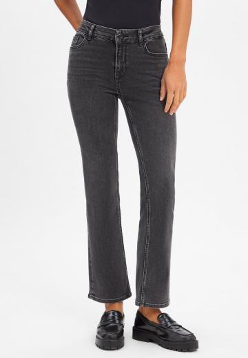 Клешеные джинсы