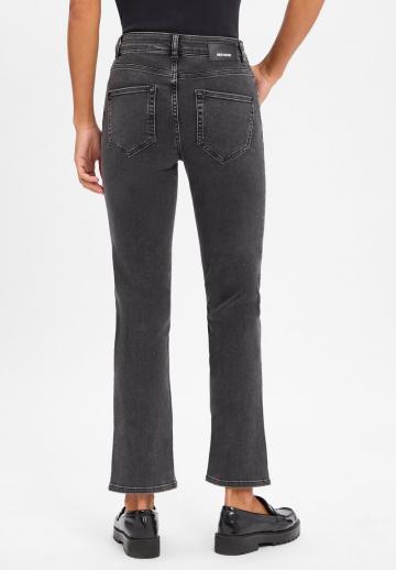 Клешеные джинсы