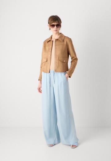 Клешеные джинсы