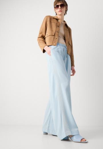 Клешеные джинсы