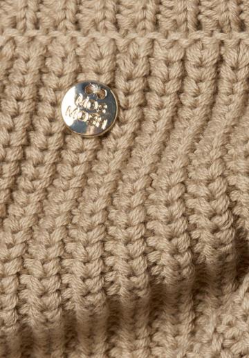 Вязаный жилет