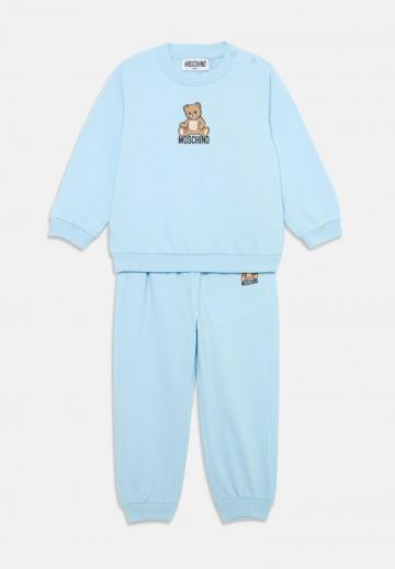 Набор одежды