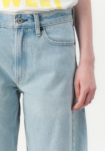 Свободные джинсы