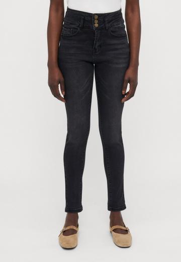Узкие джинсы