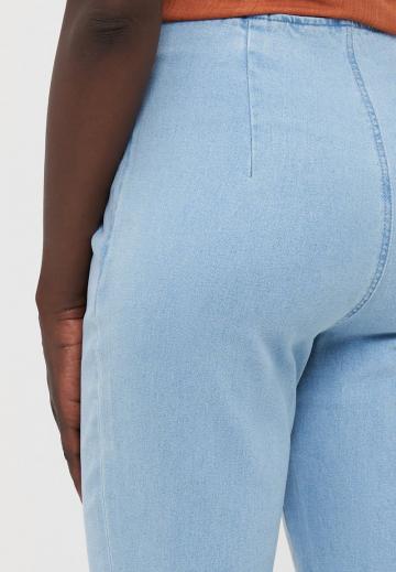 Короткие джинсы