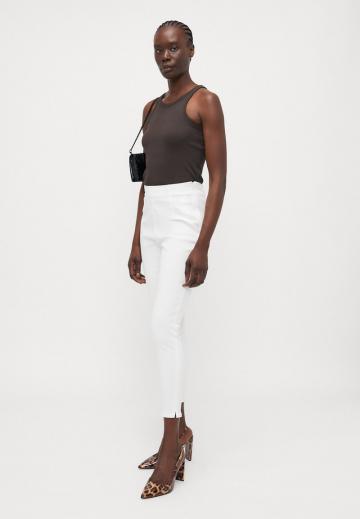 Короткие джинсы