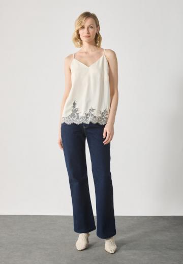 Топ на бретельках