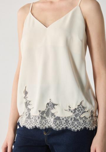 Топ на бретельках