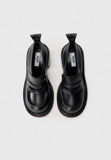 Туфли с высоким носом