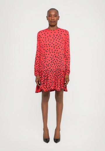 Короткое платье