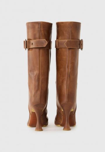 Высокие сапоги