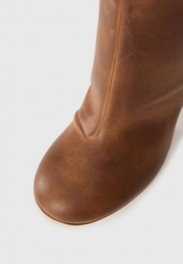 Высокие сапоги