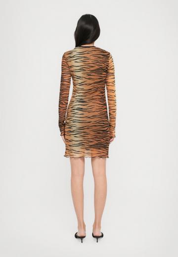 Короткое платье