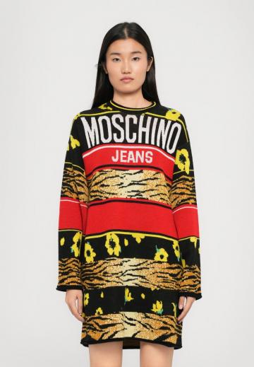 Вязаное платье