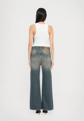 Свободные джинсы